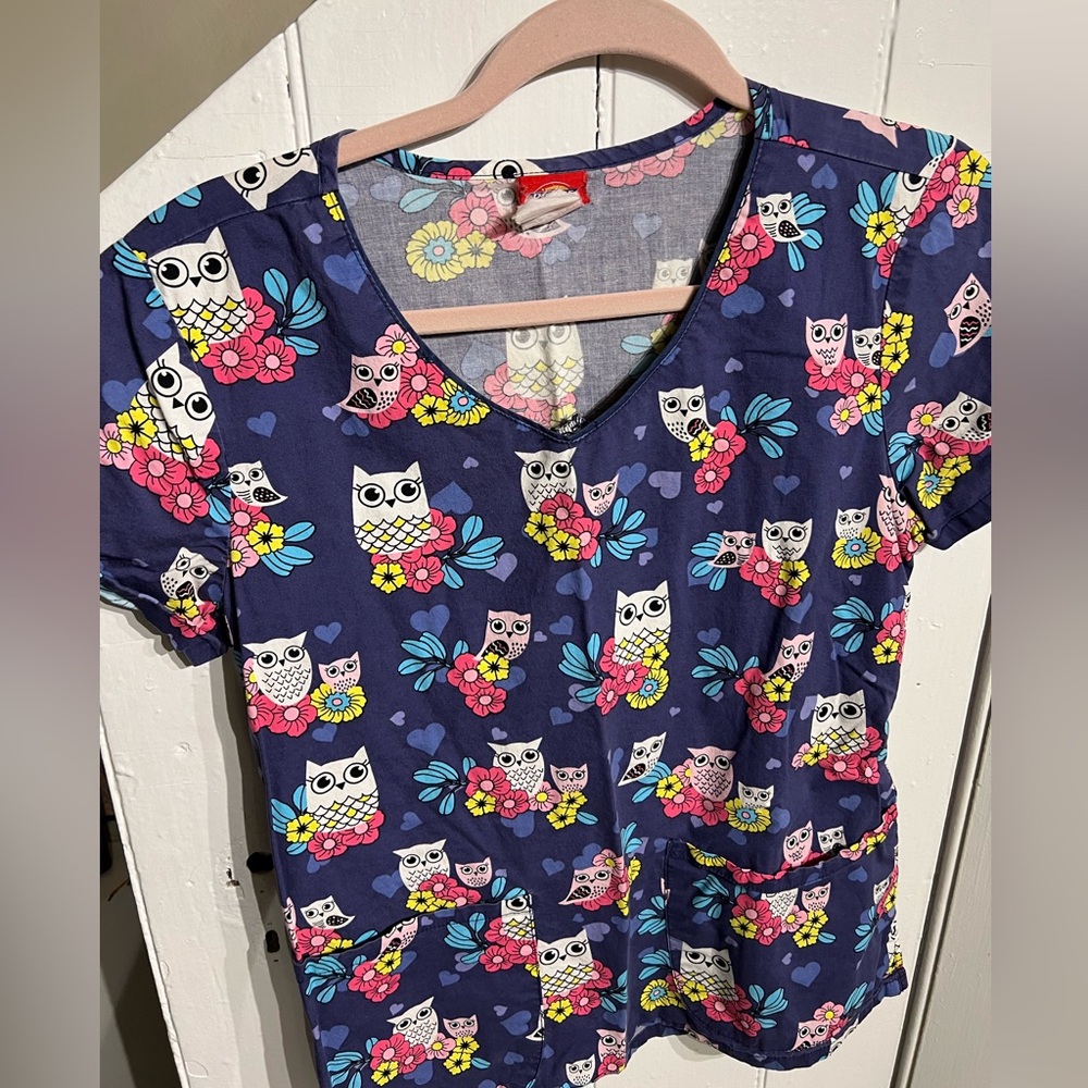 Scrub top